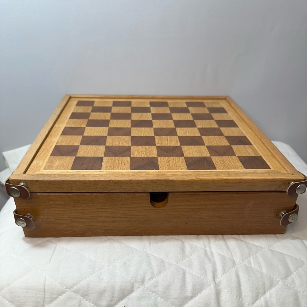 Vintage Marlboro Collector Wooden Backgammon Checkers Cards Poker Chips Wooden - Picture 10 of 15